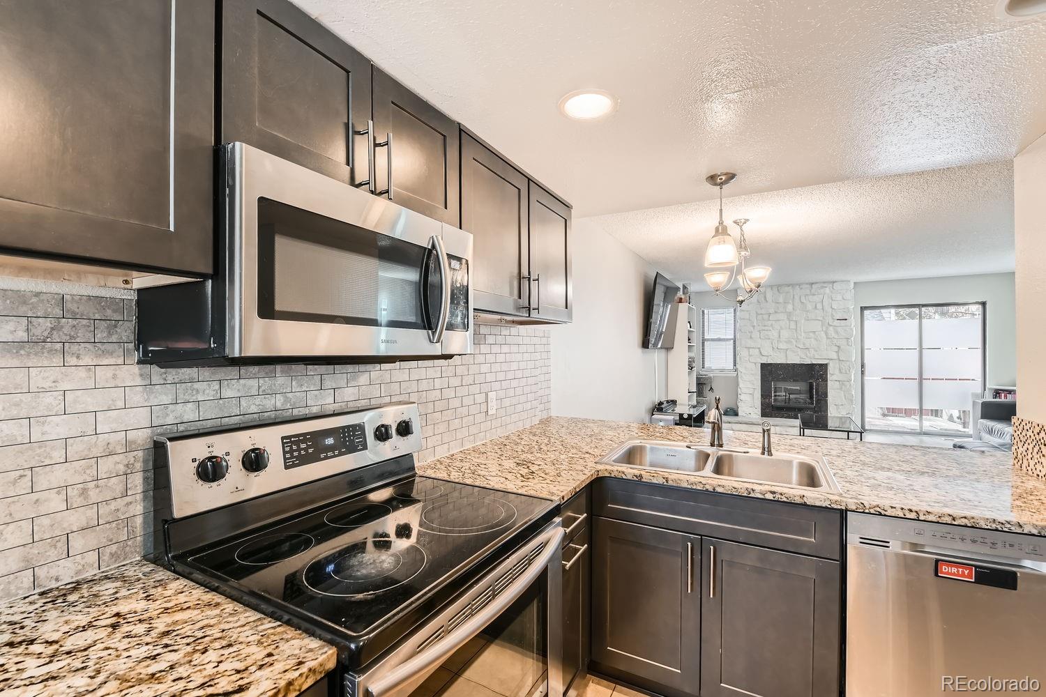 MLS Image #7 for 1475 s quebec way,denver, Colorado