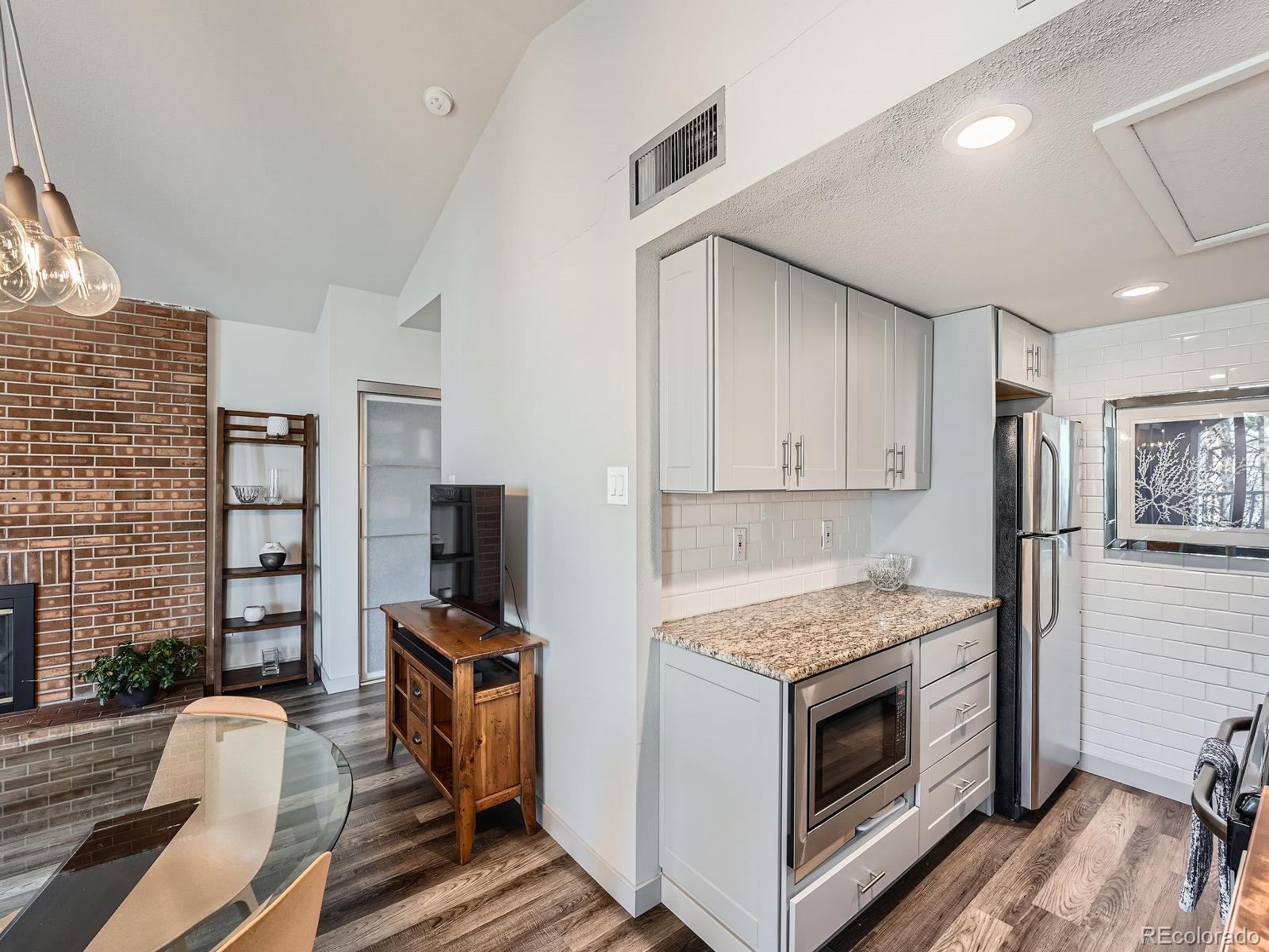 MLS Image #4 for 3351 s monaco parkway f,denver, Colorado