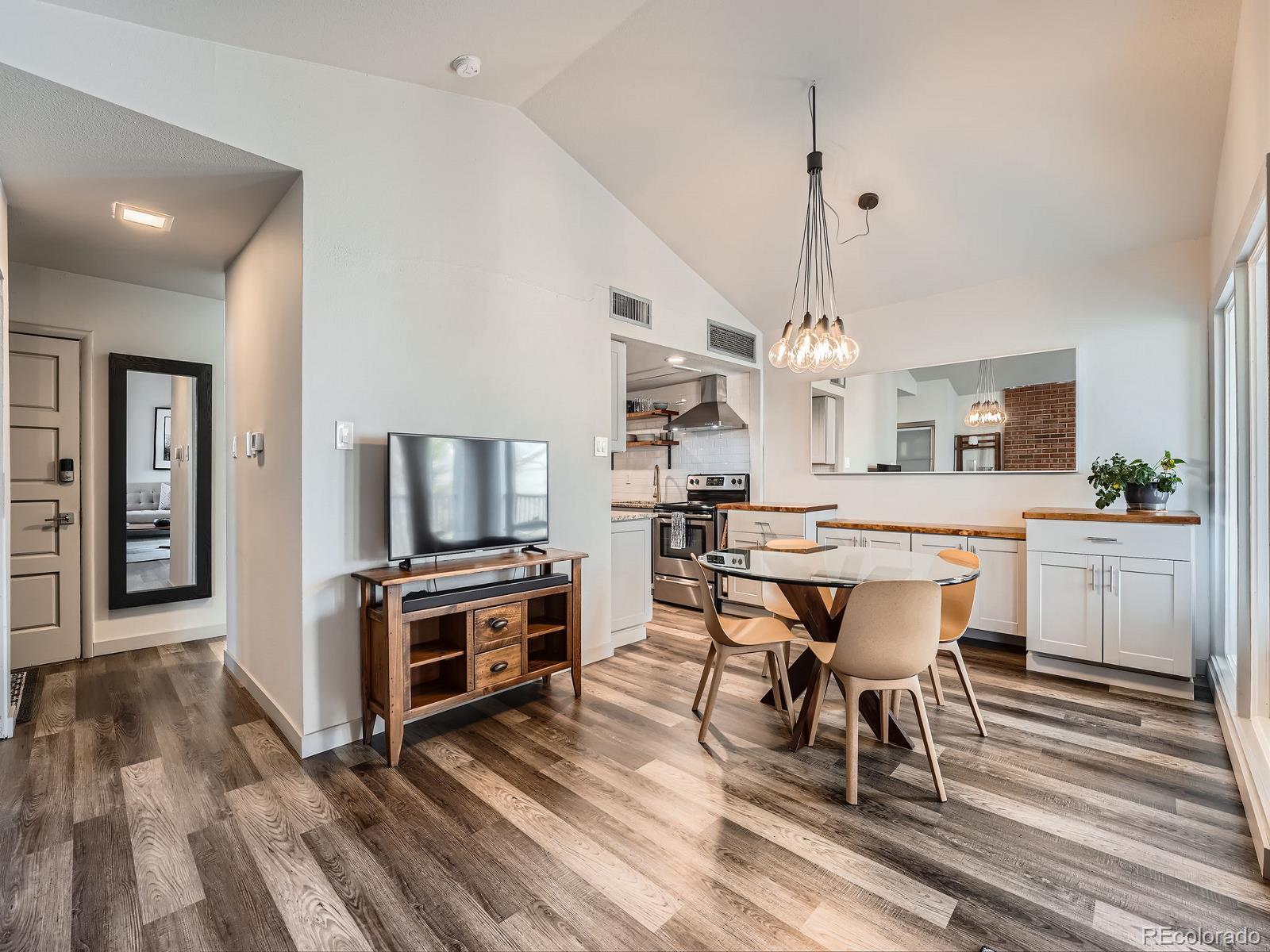 MLS Image #9 for 3351 s monaco parkway f,denver, Colorado