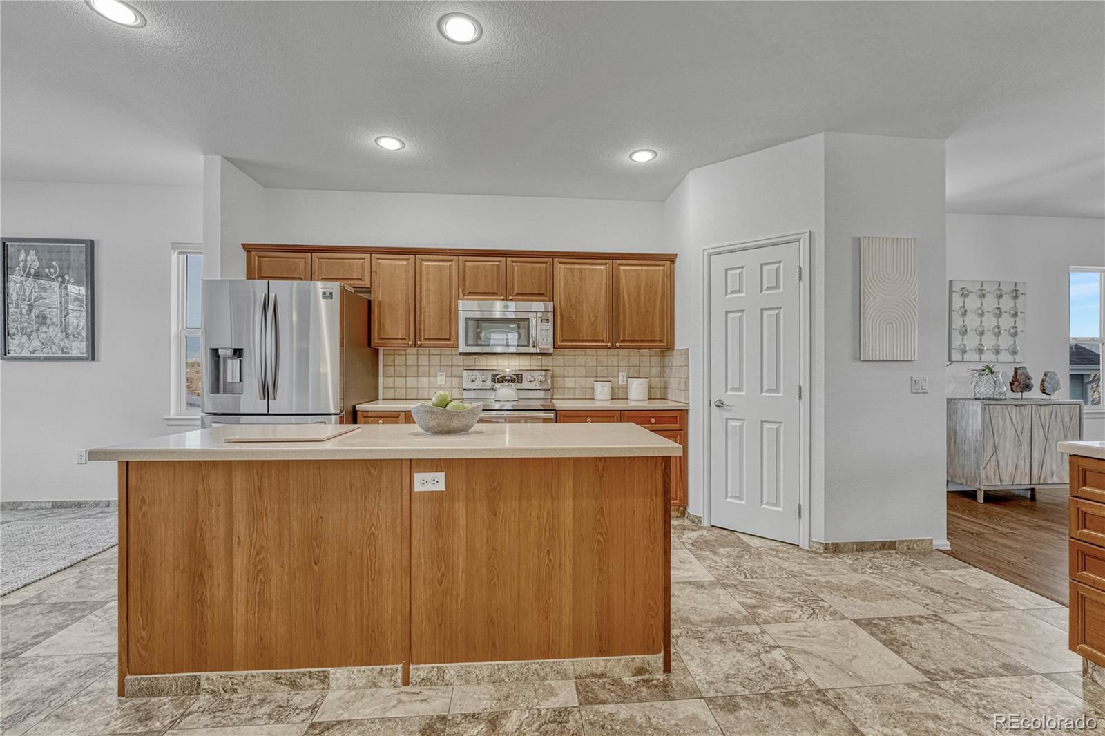 MLS Image #7 for 23480 e moraine place,aurora, Colorado