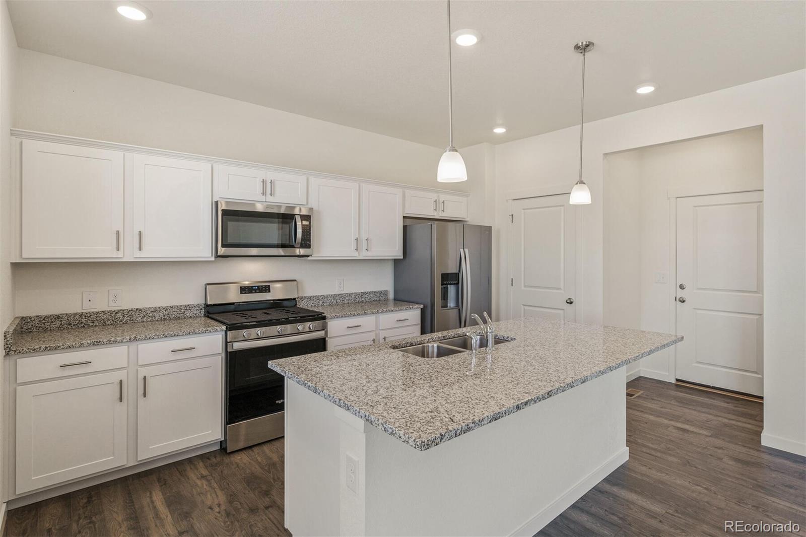 MLS Image #13 for 15963  syracuse street,thornton, Colorado
