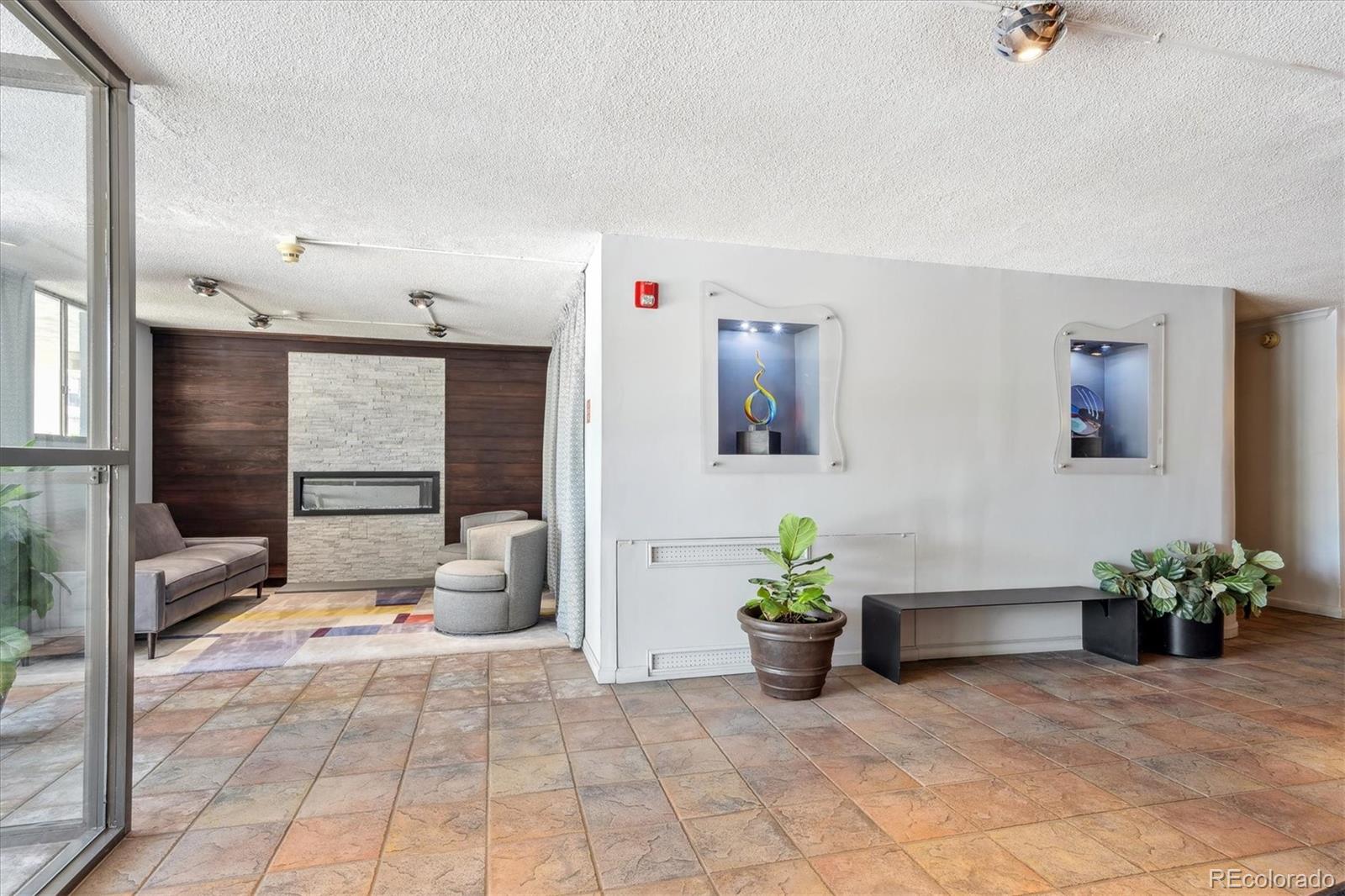 MLS Image #22 for 909 n logan street,denver, Colorado