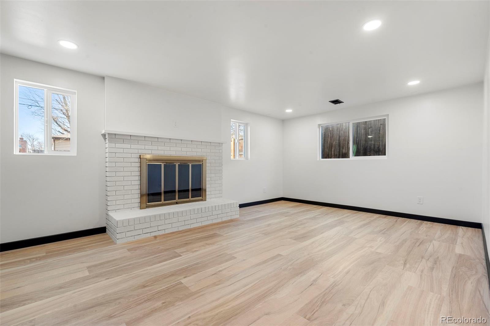 MLS Image #27 for 355 s monaco parkway,denver, Colorado