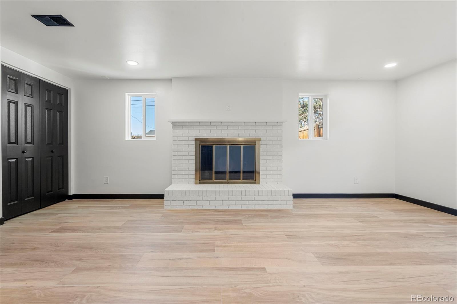 MLS Image #28 for 355 s monaco parkway,denver, Colorado