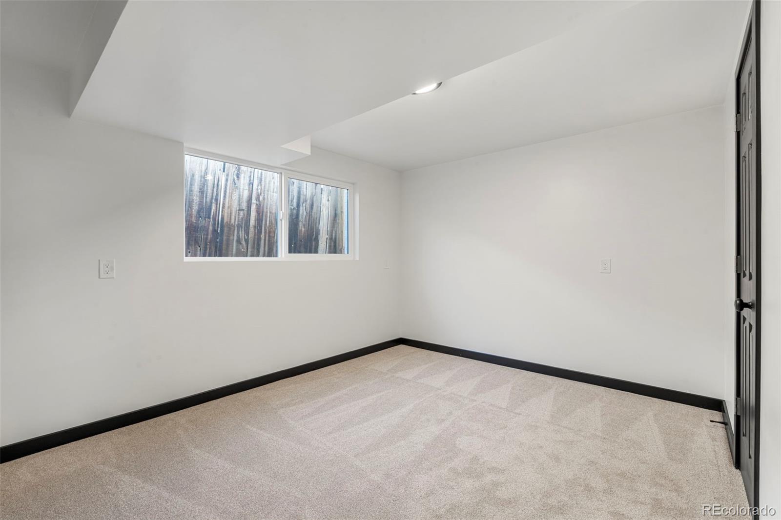 MLS Image #32 for 355 s monaco parkway,denver, Colorado