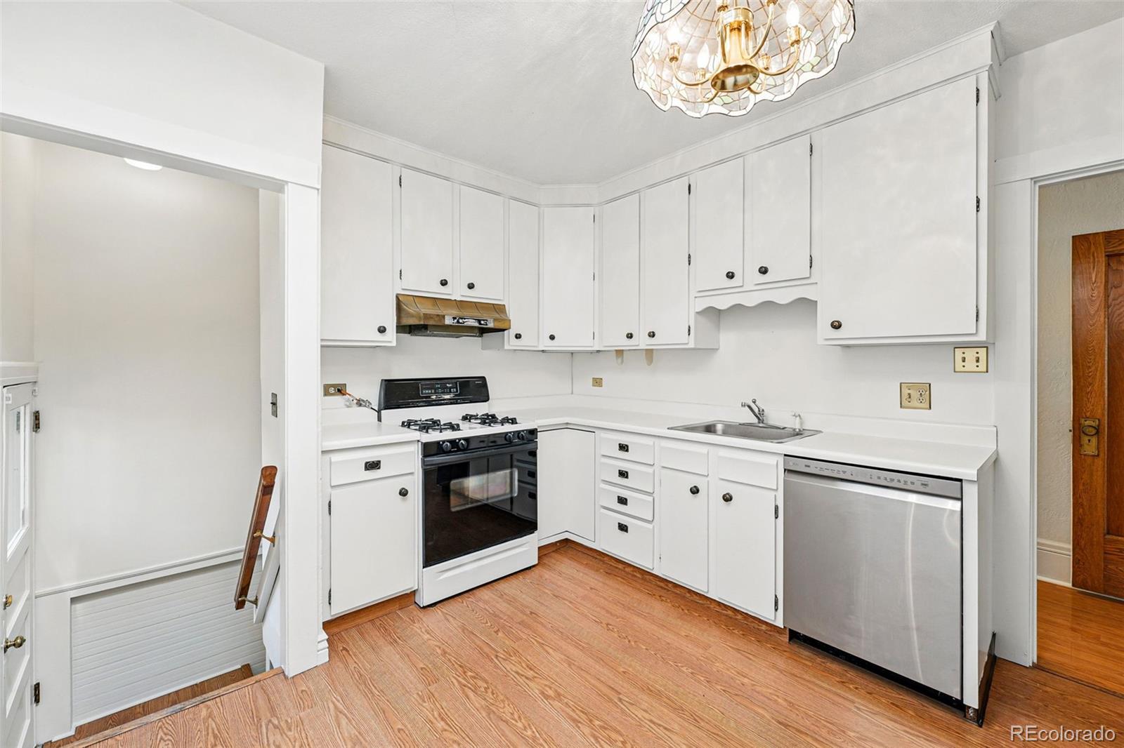 MLS Image #11 for 810  adams street,denver, Colorado