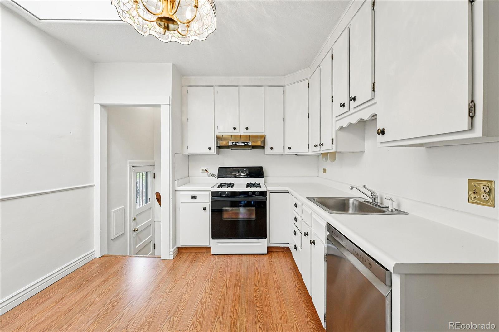 MLS Image #12 for 810  adams street,denver, Colorado