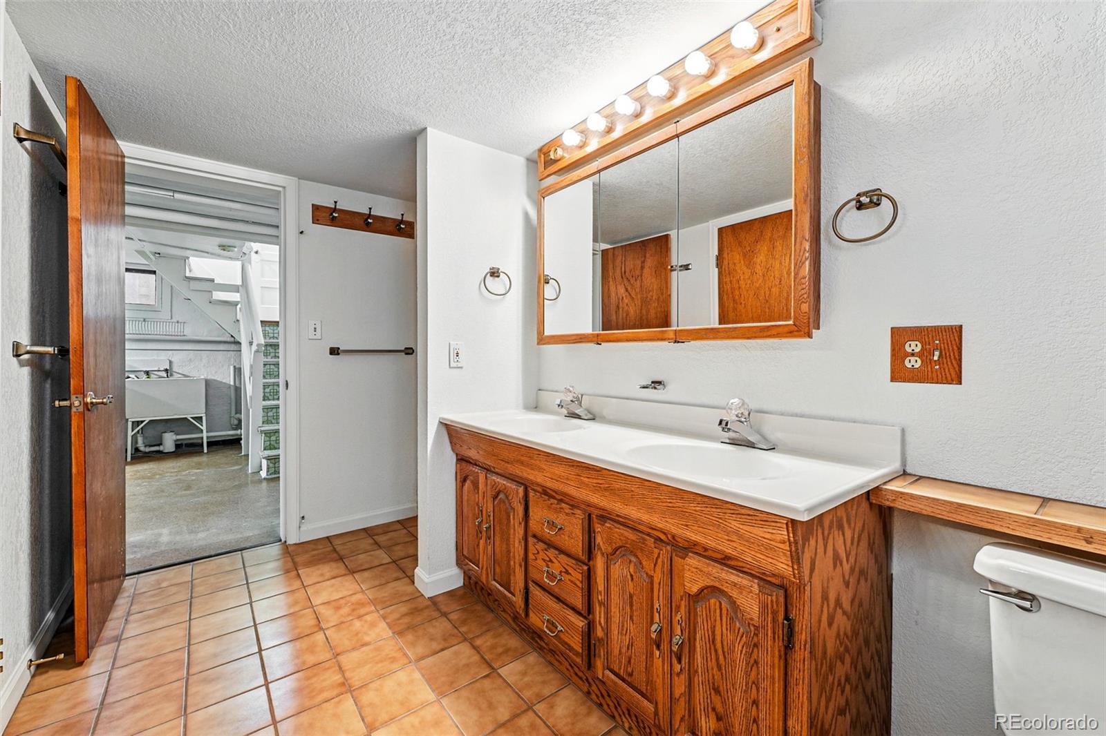 MLS Image #26 for 810  adams street,denver, Colorado