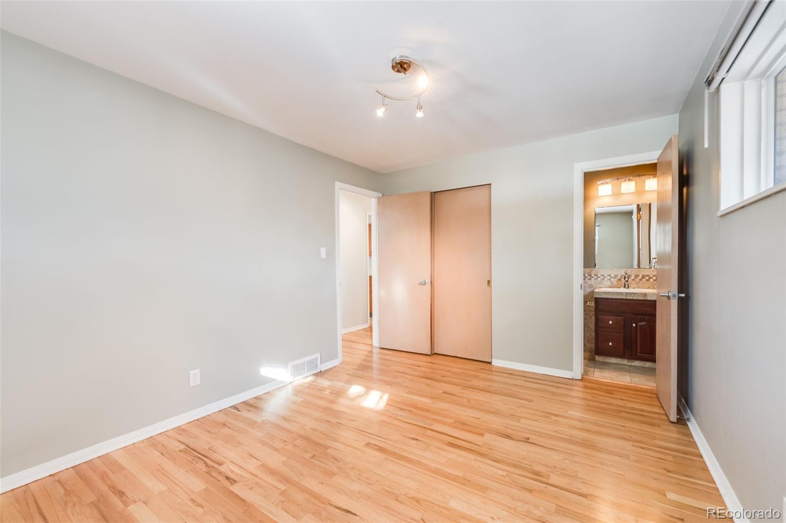 MLS Image #13 for 5610 e amherst avenue,denver, Colorado