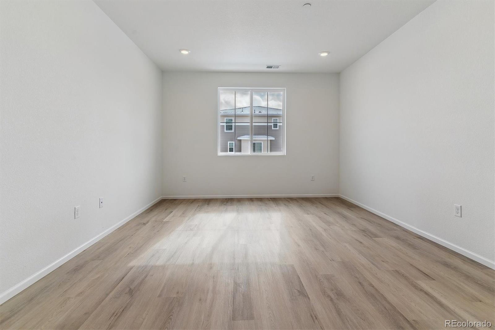 MLS Image #4 for 9153  truckee court,commerce city, Colorado
