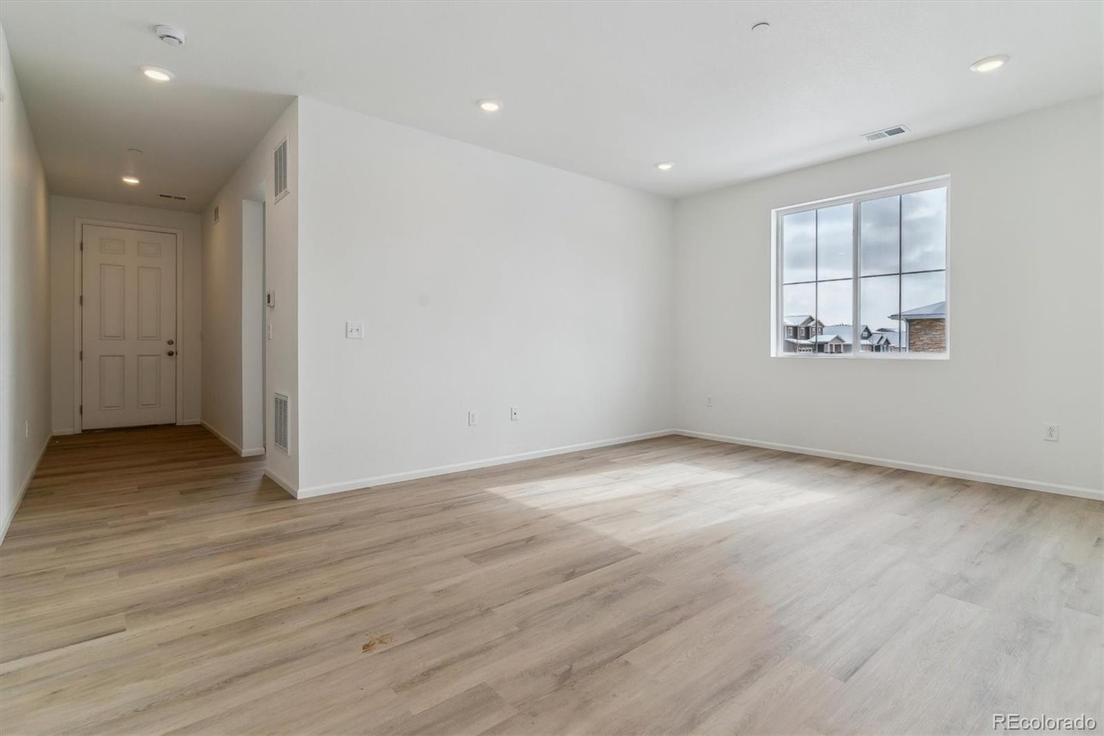 MLS Image #5 for 9153  truckee court,commerce city, Colorado