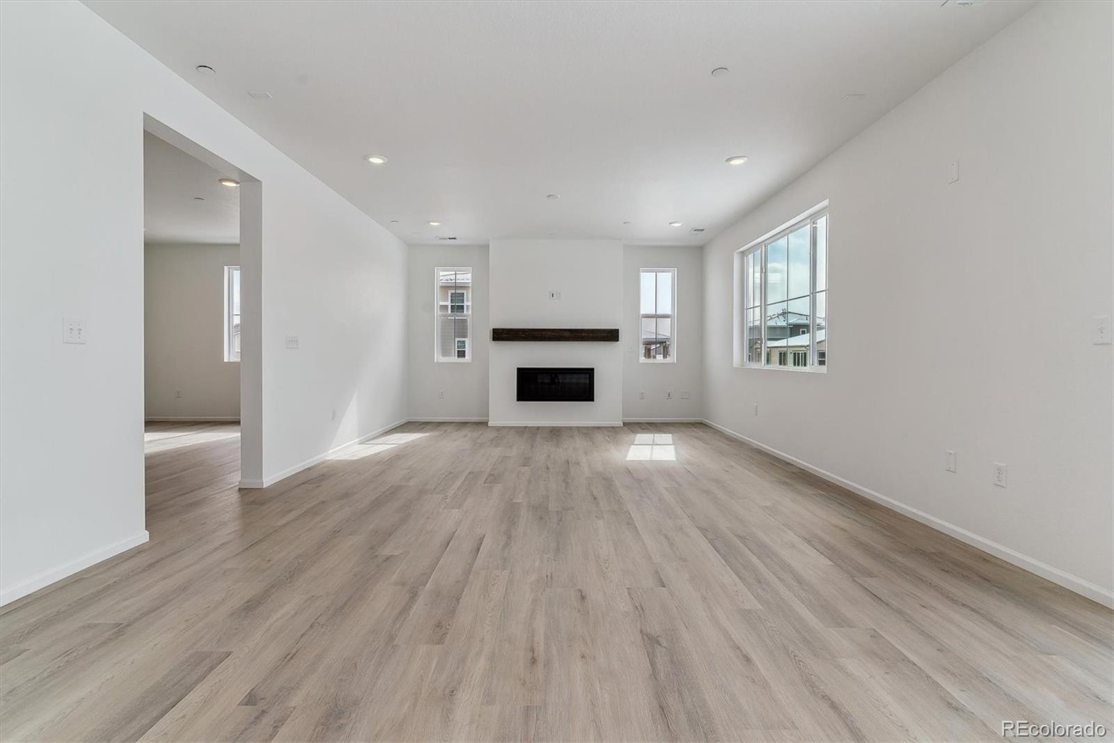 MLS Image #7 for 9153  truckee court,commerce city, Colorado