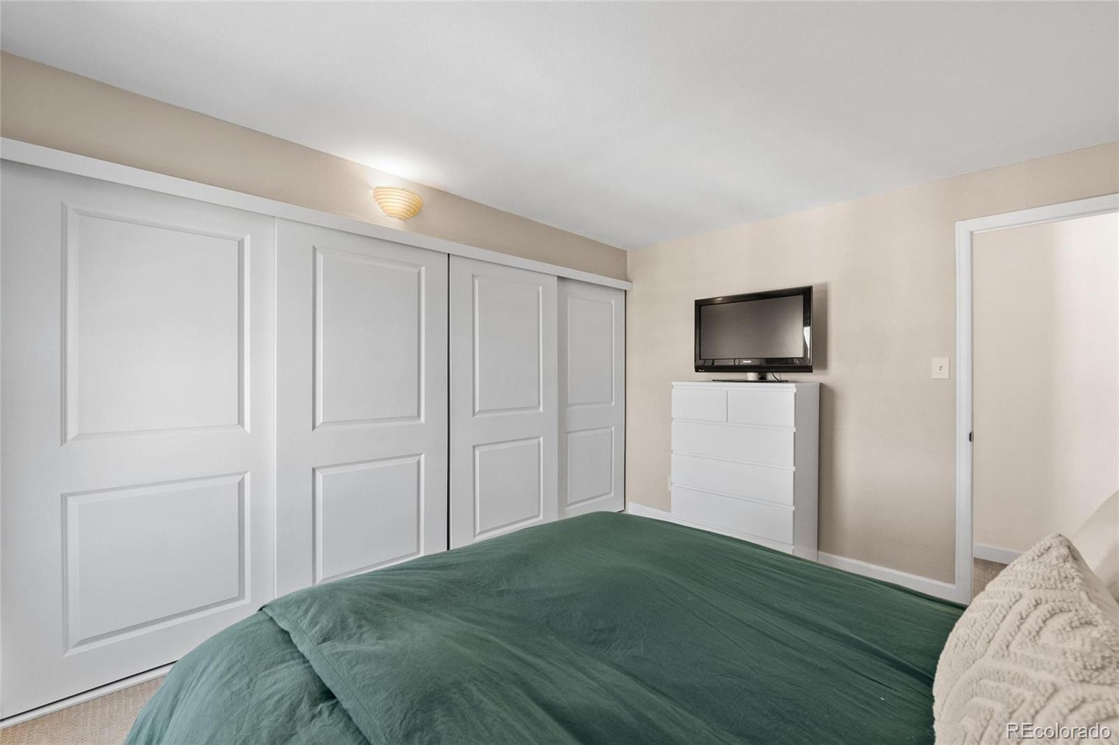 MLS Image #13 for 2  adams street 1401,denver, Colorado