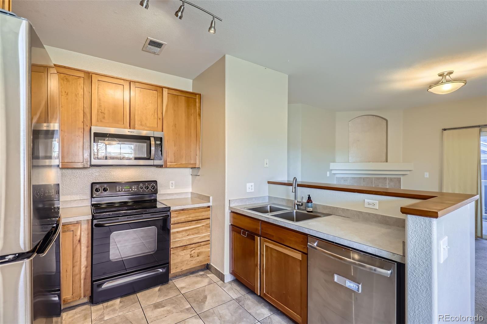 MLS Image #6 for 8200 e 8th avenue 2102,denver, Colorado