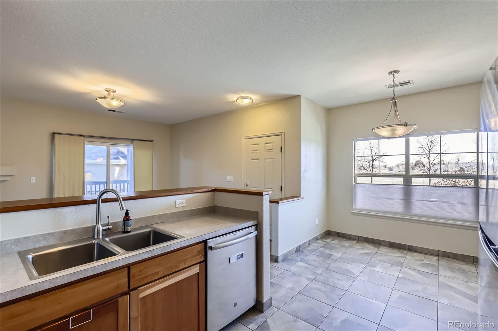 MLS Image #8 for 8200 e 8th avenue 2102,denver, Colorado