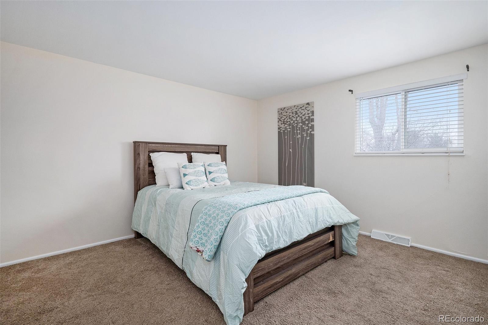 MLS Image #10 for 3048 s akron court,denver, Colorado