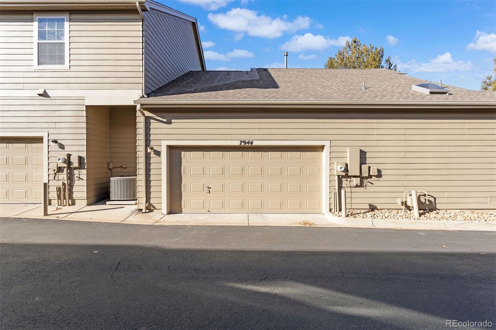 MLS Image #21 for 7944 e lowry boulevard,denver, Colorado