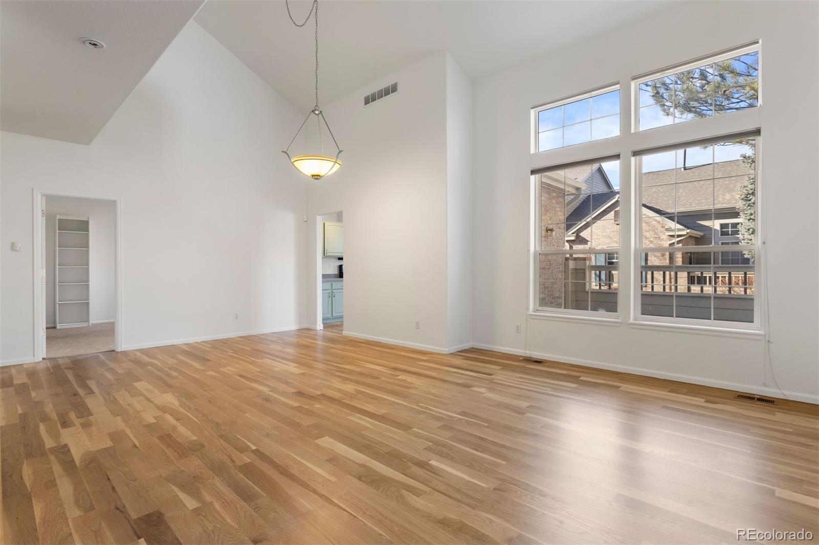 MLS Image #4 for 7944 e lowry boulevard,denver, Colorado