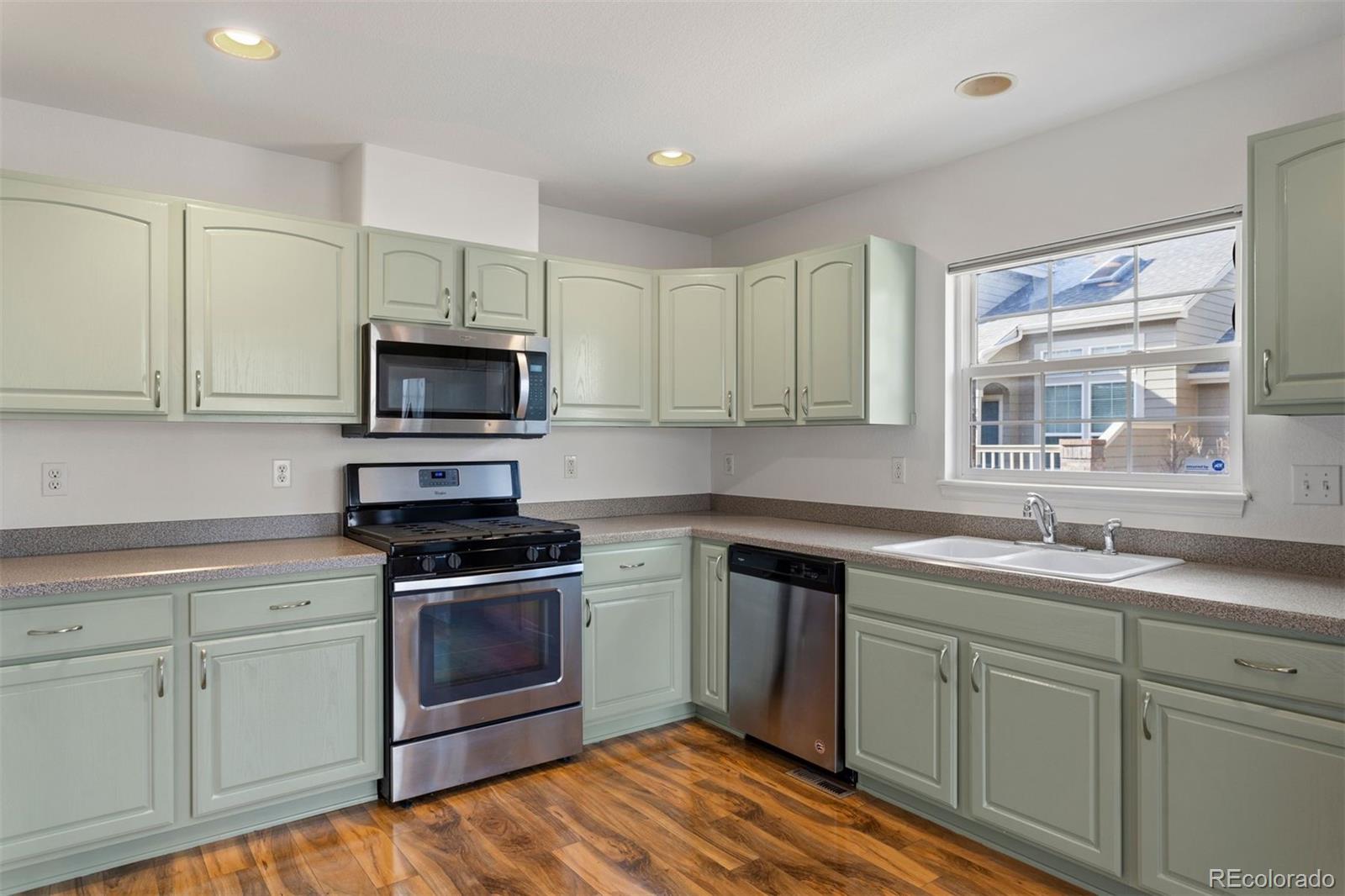 MLS Image #5 for 7944 e lowry boulevard,denver, Colorado