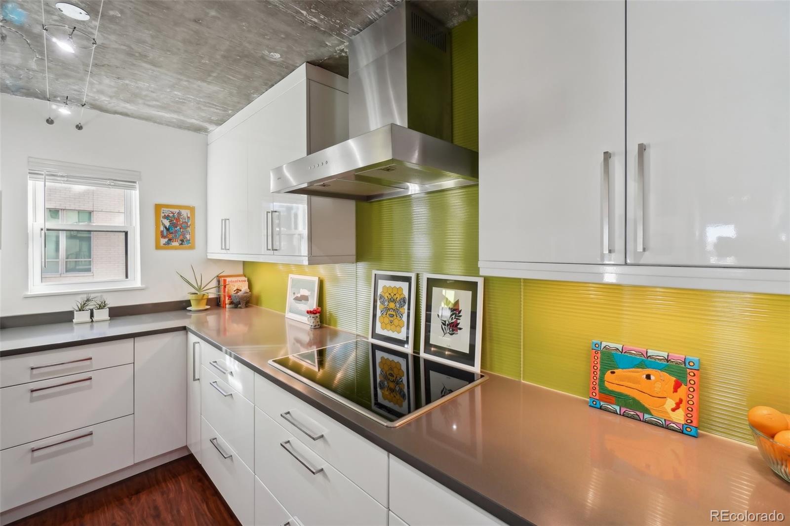 MLS Image #10 for 2  adams street 1010,denver, Colorado