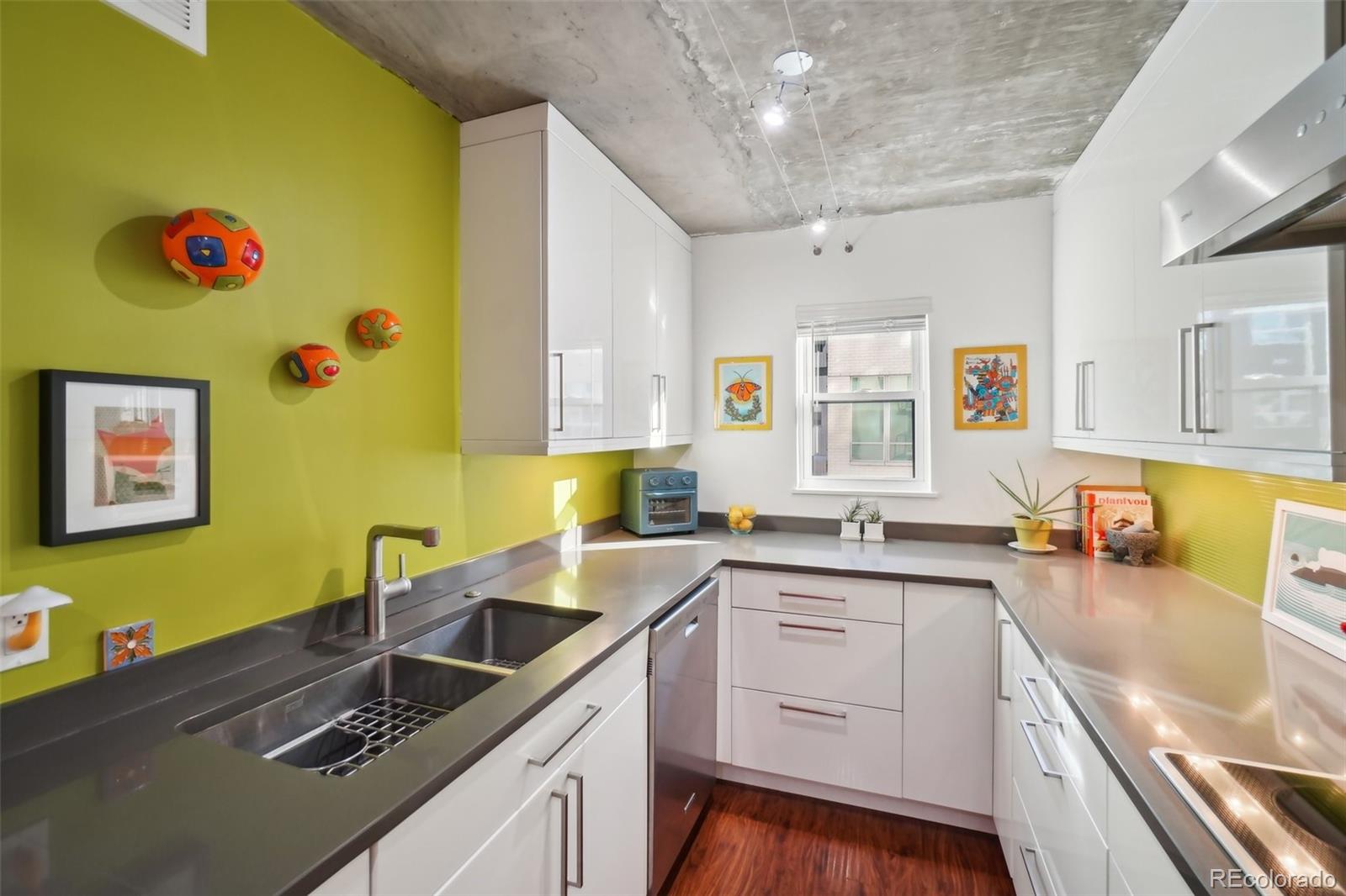 MLS Image #9 for 2  adams street 1010,denver, Colorado