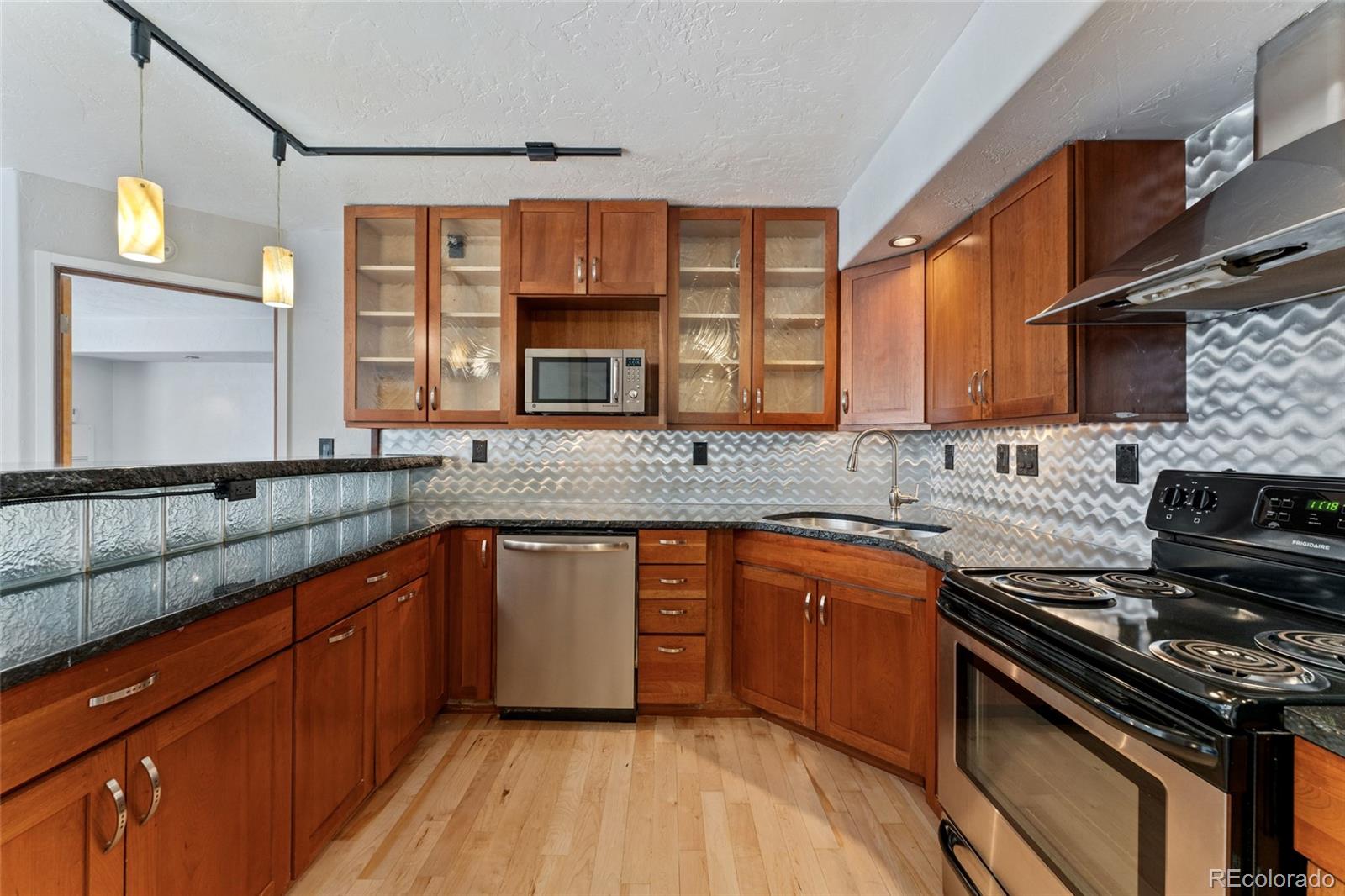 MLS Image #11 for 601 w 11th avenue,denver, Colorado