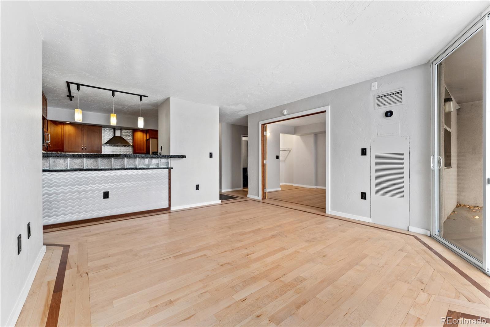 MLS Image #5 for 601 w 11th avenue,denver, Colorado