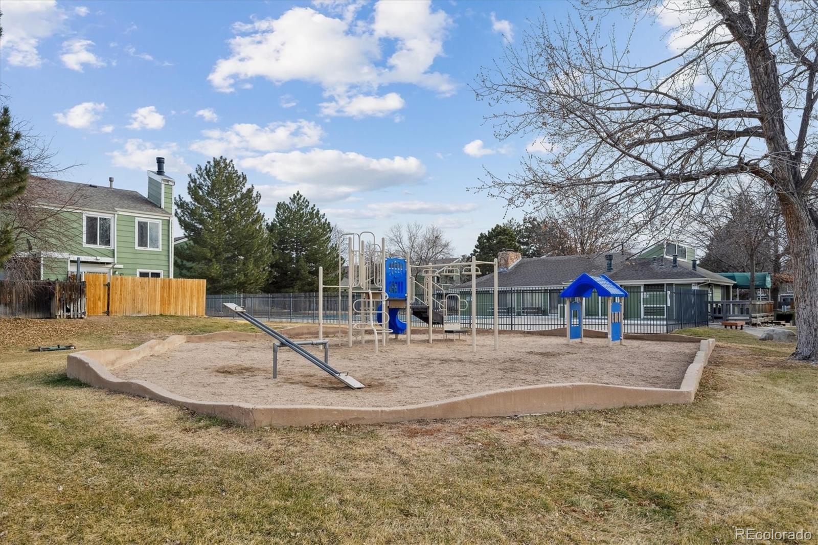 MLS Image #18 for 906 s peoria street,aurora, Colorado