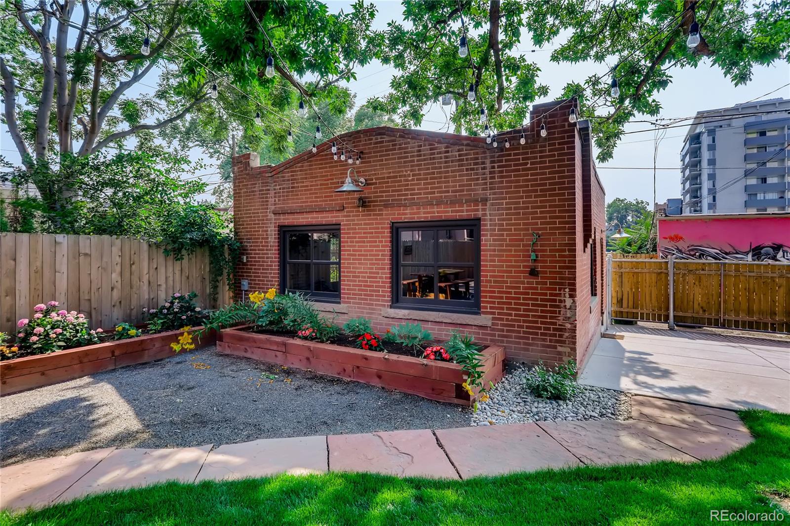 MLS Image #41 for 1563  high street,denver, Colorado