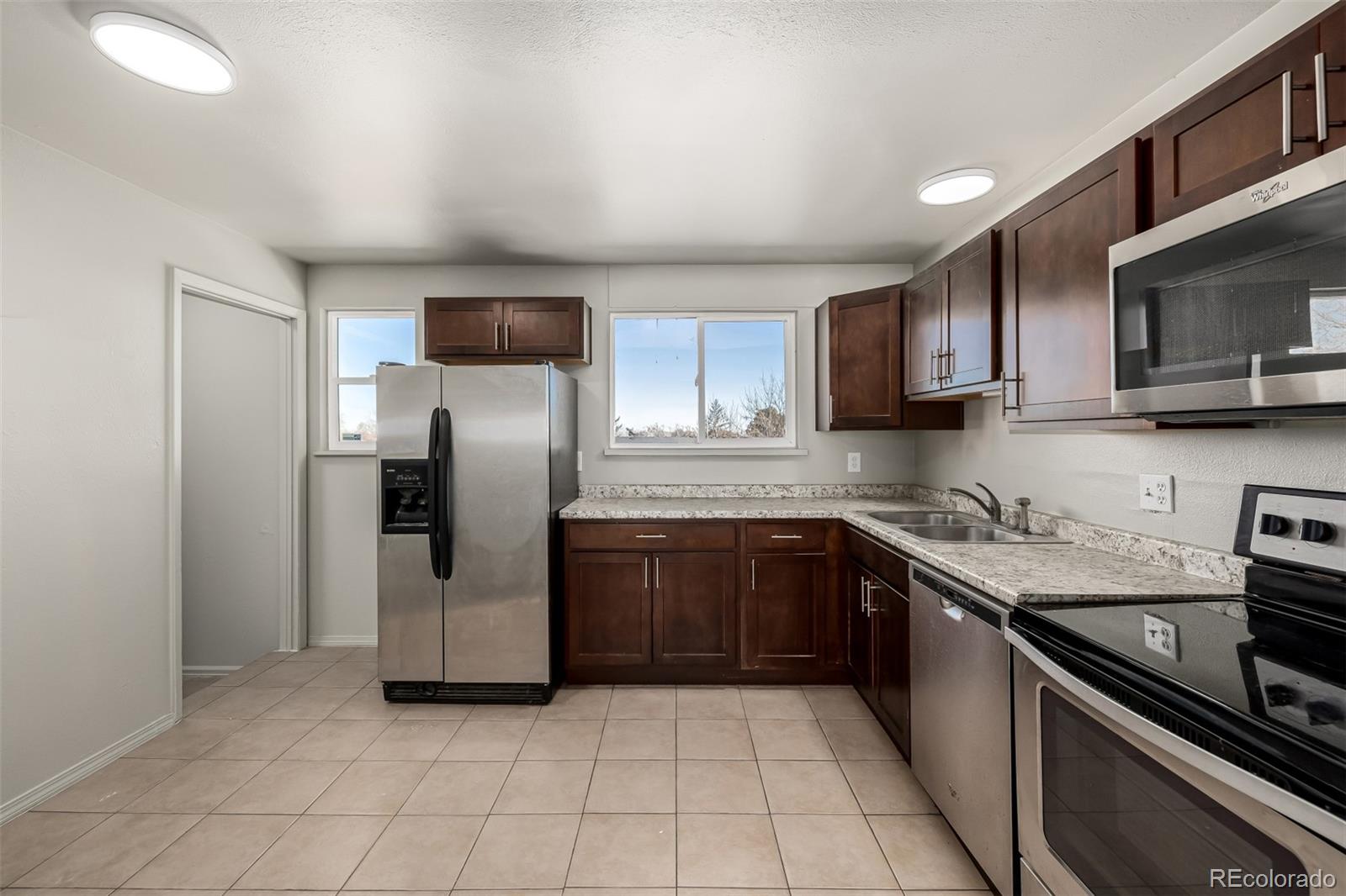 MLS Image #11 for 1502 s queen street,denver, Colorado