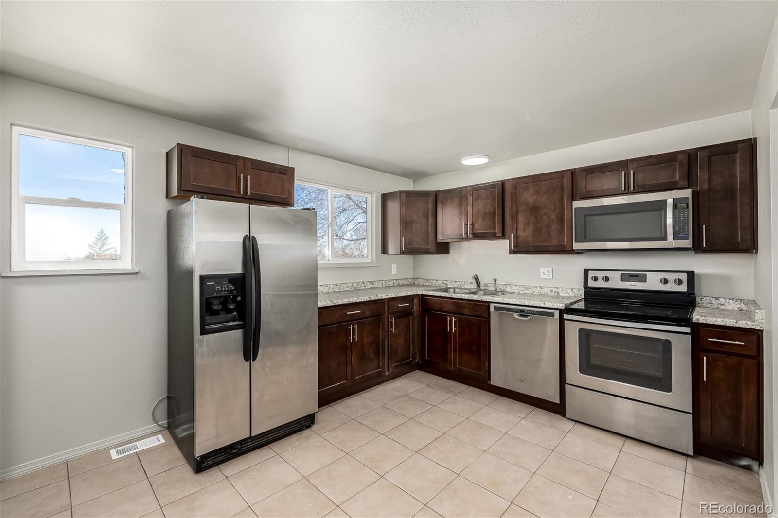 MLS Image #12 for 1502 s queen street,denver, Colorado