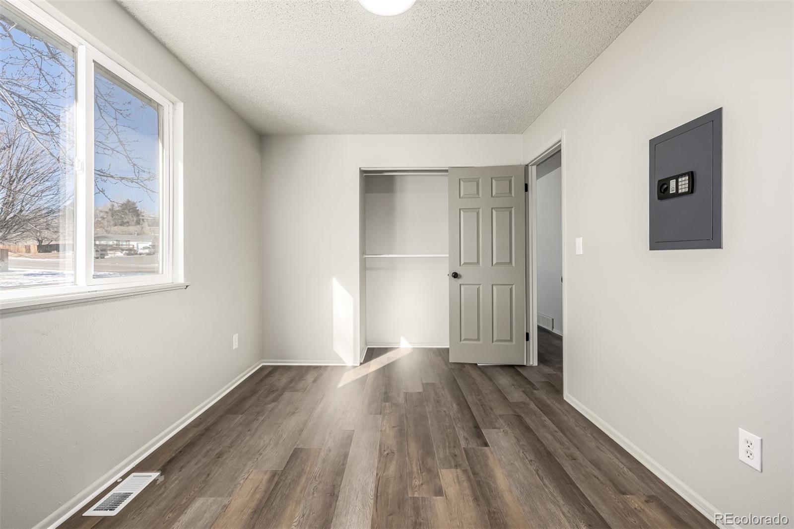 MLS Image #17 for 1502 s queen street,denver, Colorado