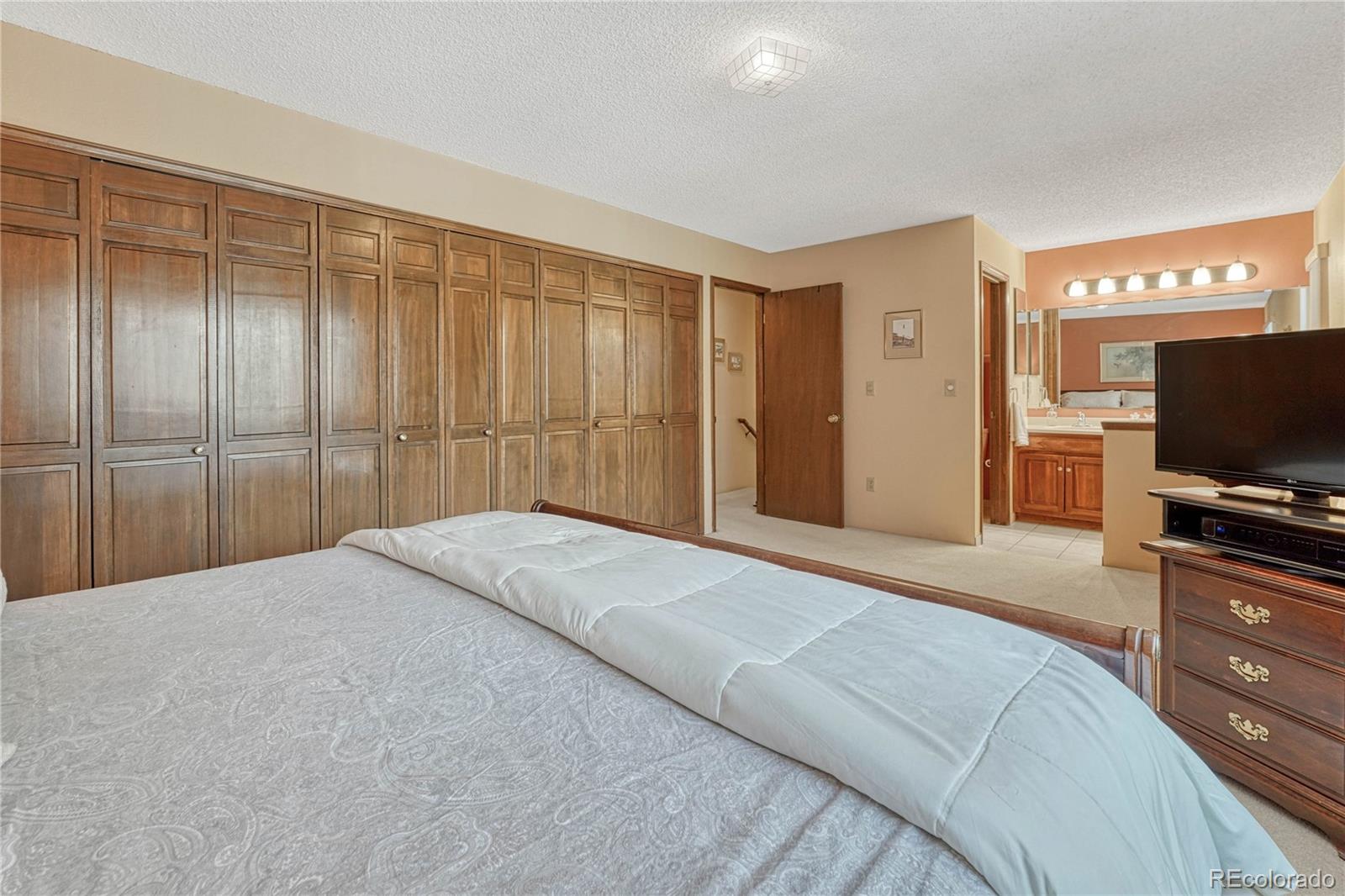 MLS Image #19 for 10754 e maplewood place,englewood, Colorado