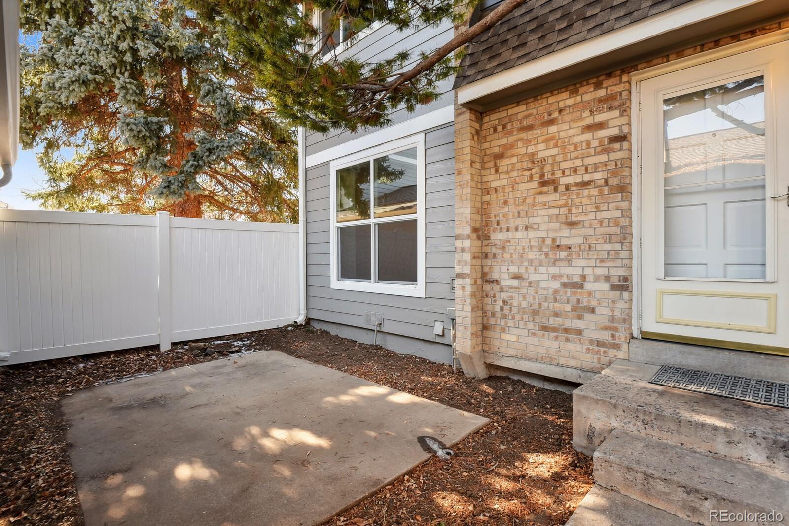 MLS Image #2 for 7165 s vine circle,centennial, Colorado