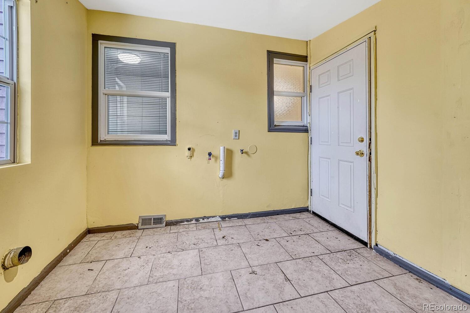 MLS Image #26 for 2545 s julian street,denver, Colorado