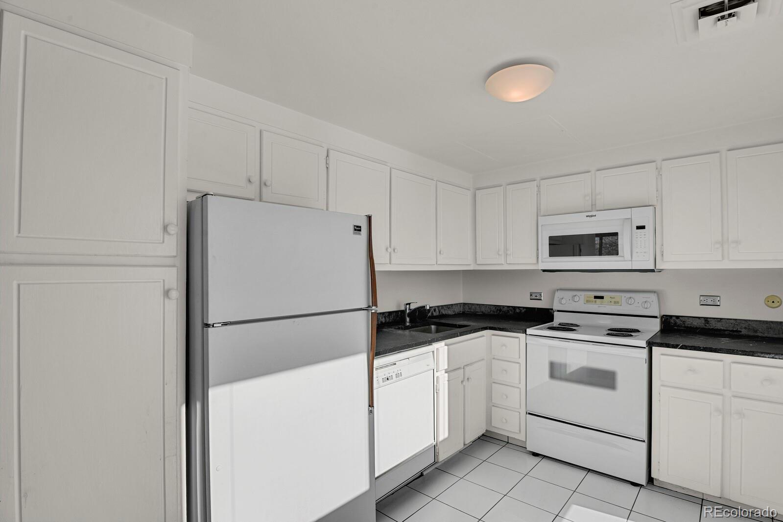 MLS Image #4 for 130 n pearl street 404,denver, Colorado