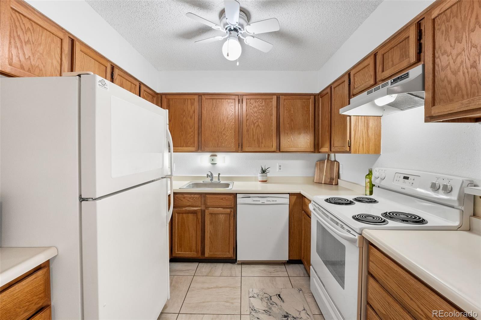 MLS Image #4 for 3305 s ammons street 202,lakewood, Colorado