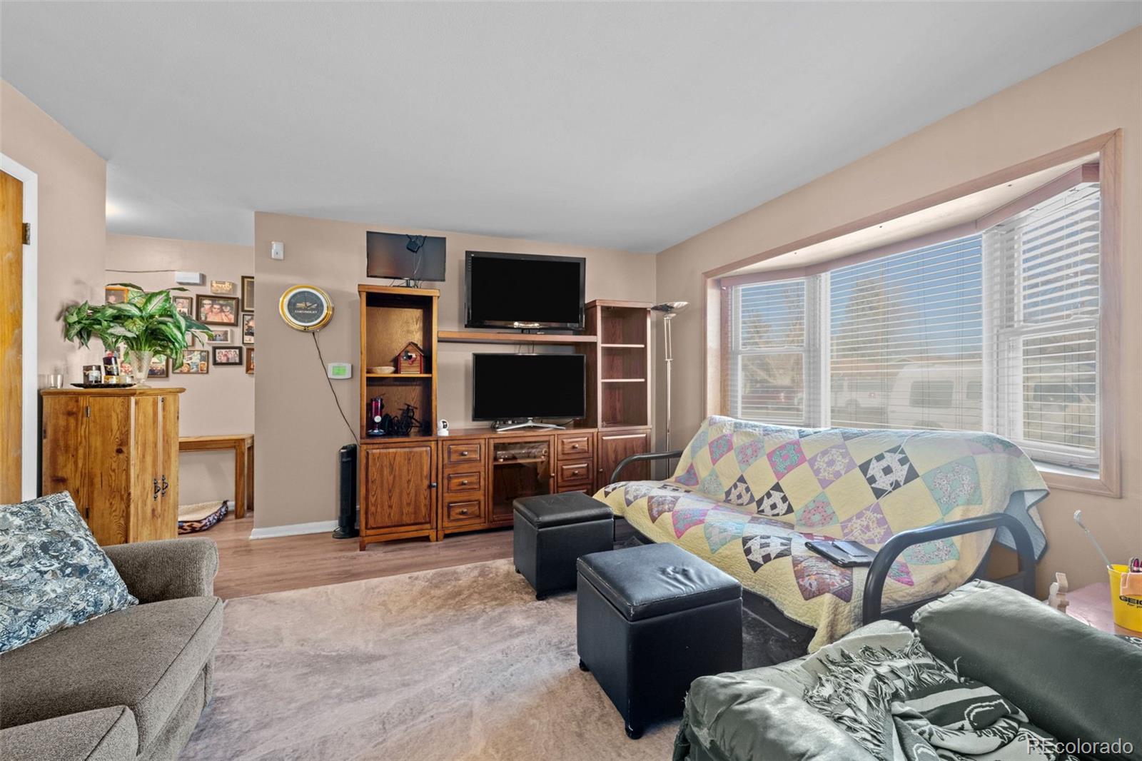 MLS Image #6 for 10690 e 8th avenue,aurora, Colorado