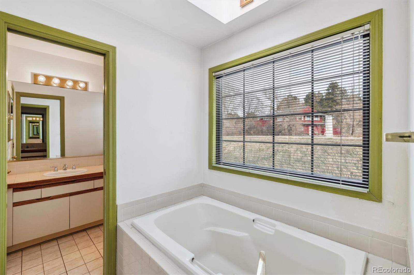 MLS Image #15 for 1530 s quebec way 24,denver, Colorado