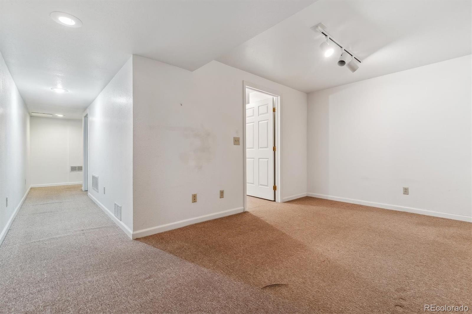 MLS Image #18 for 1530 s quebec way 24,denver, Colorado