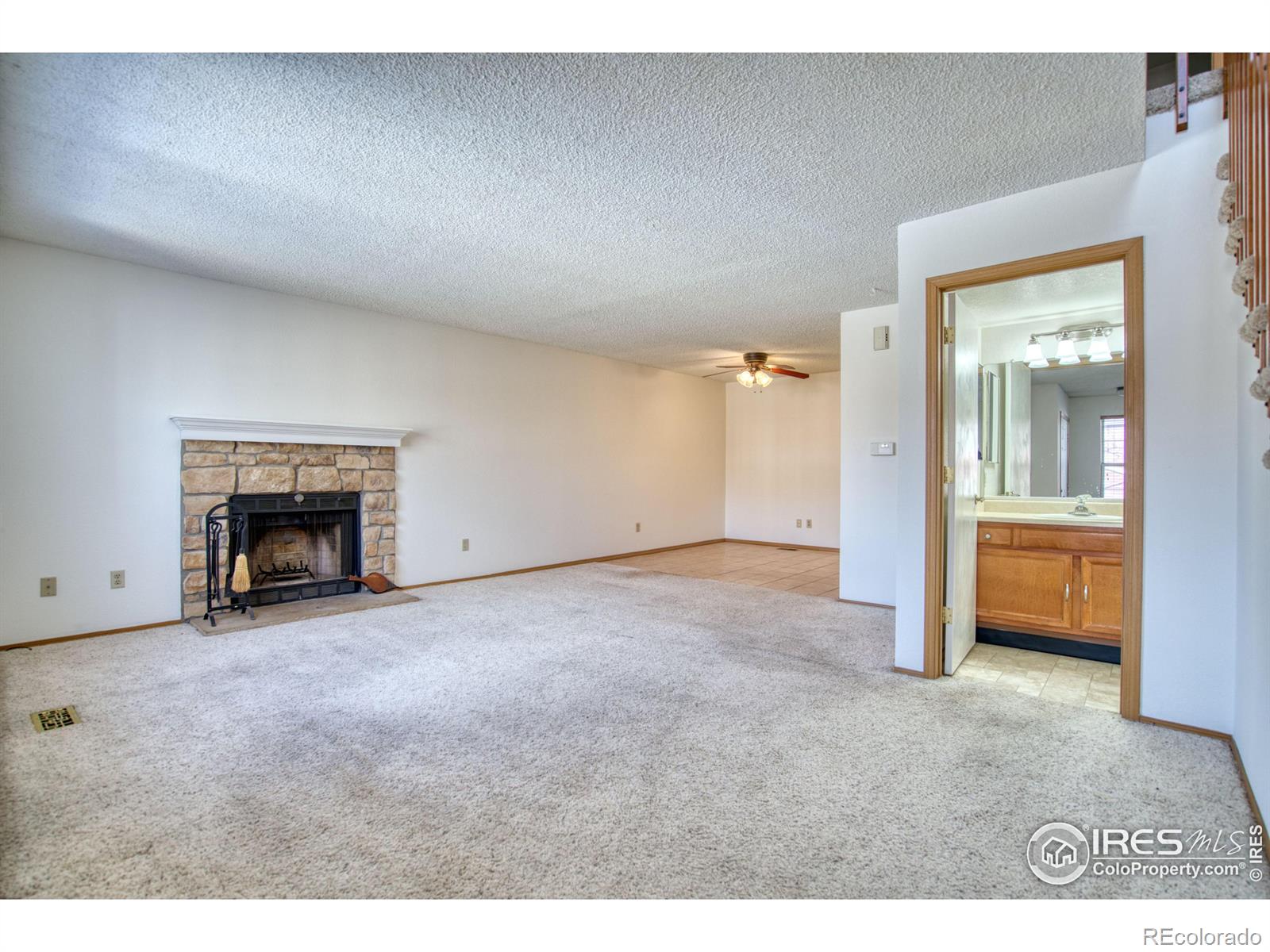 MLS Image #4 for 8428  everett way,arvada, Colorado