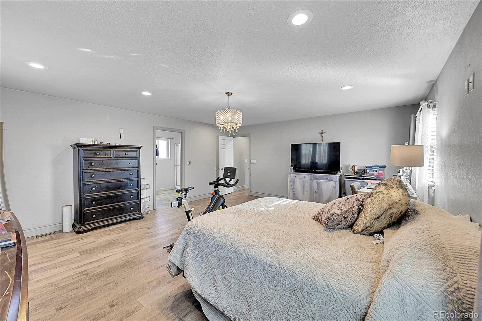 MLS Image #17 for 2518 s ouray way,aurora, Colorado