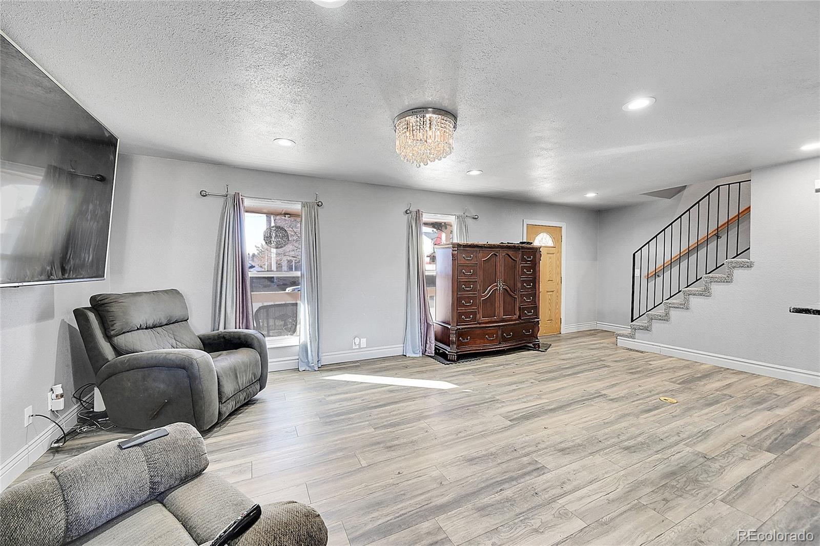 MLS Image #3 for 2518 s ouray way,aurora, Colorado