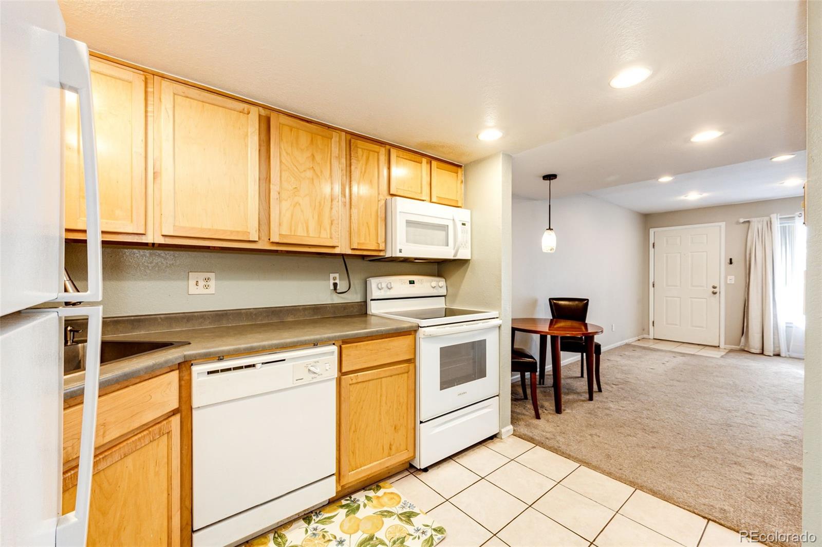 MLS Image #10 for 1885 s quebec way,denver, Colorado