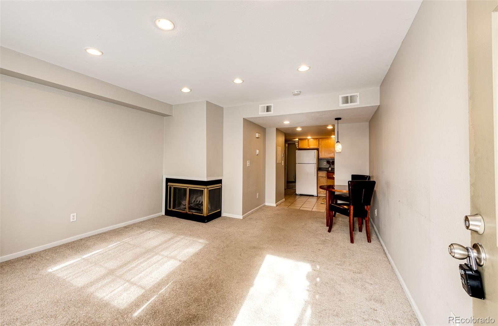 MLS Image #4 for 1885 s quebec way,denver, Colorado