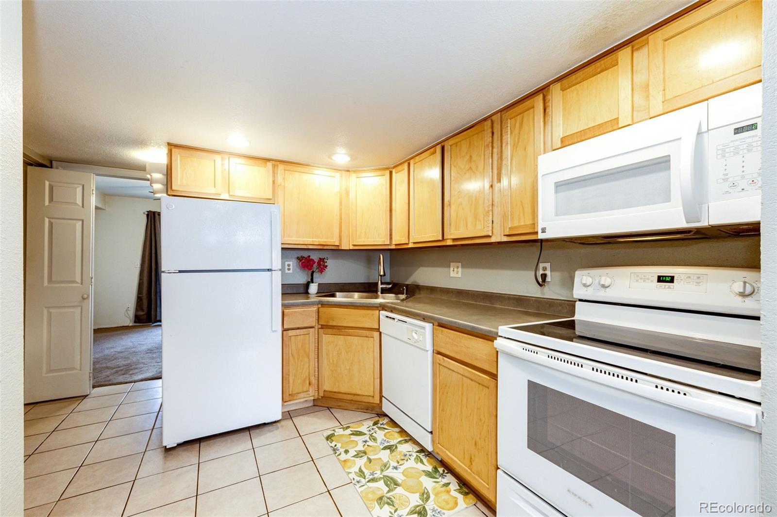 MLS Image #8 for 1885 s quebec way,denver, Colorado