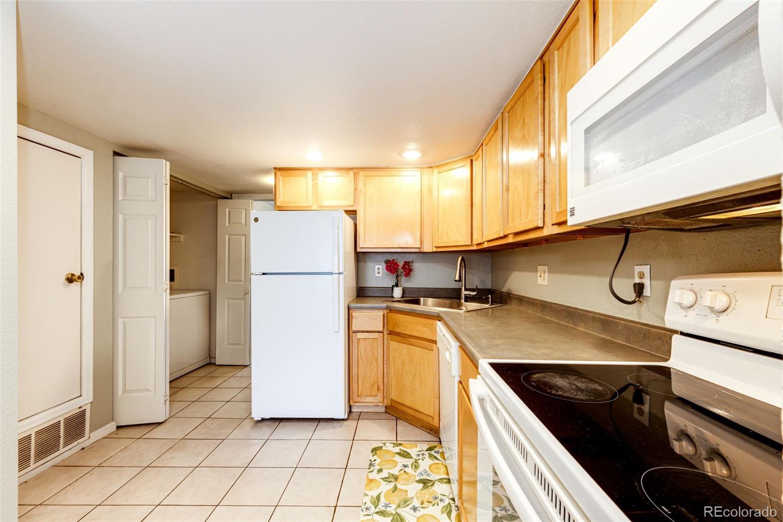 MLS Image #9 for 1885 s quebec way,denver, Colorado