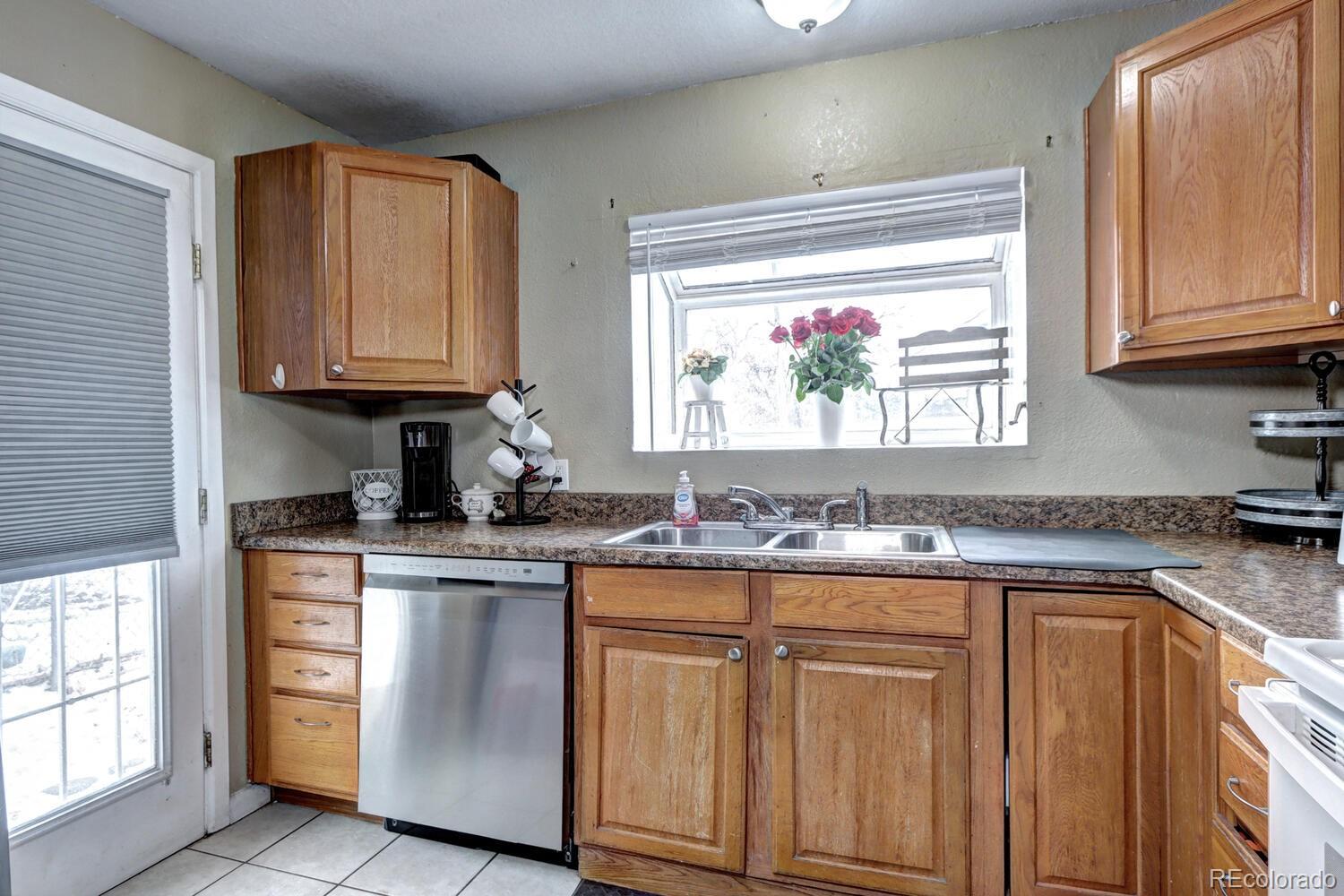 MLS Image #10 for 2391  lansing street,aurora, Colorado