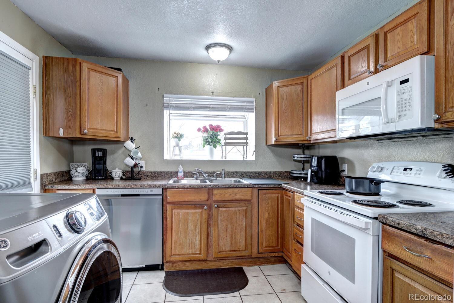 MLS Image #9 for 2391  lansing street,aurora, Colorado