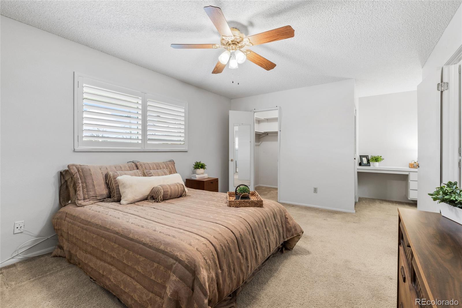 MLS Image #13 for 9179 e oxford drive,denver, Colorado